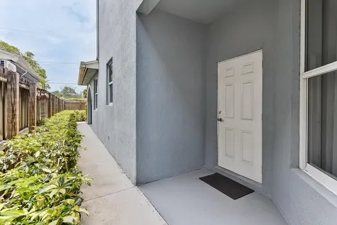 1135 NE 3rd Avenue Fort Lauderdale FL 33304