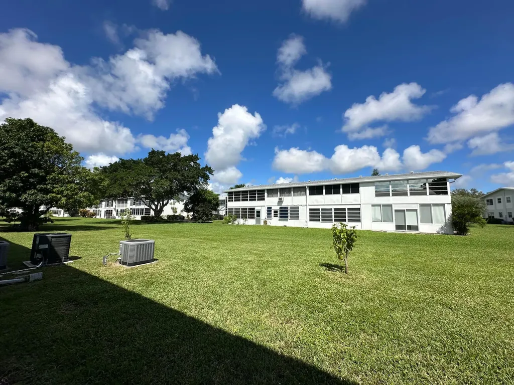 289 Markham N Deerfield Beach FL 33442