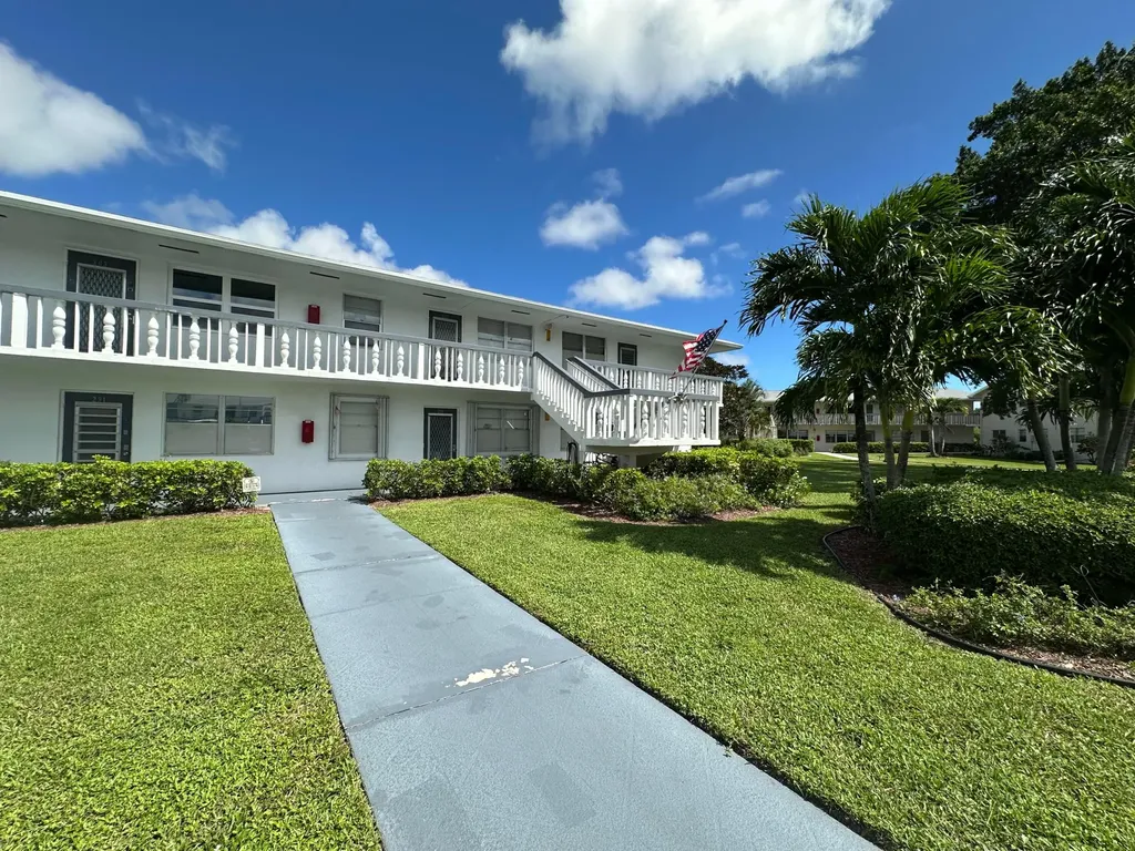 289 Markham N Deerfield Beach FL 33442