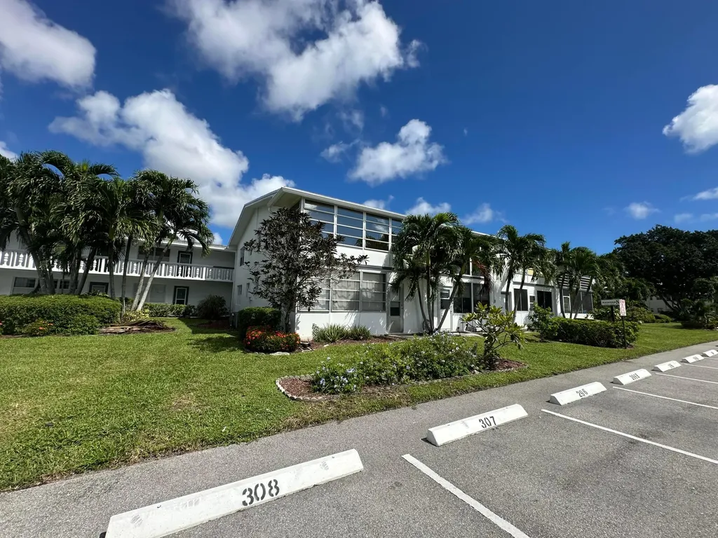 289 Markham N Deerfield Beach FL 33442