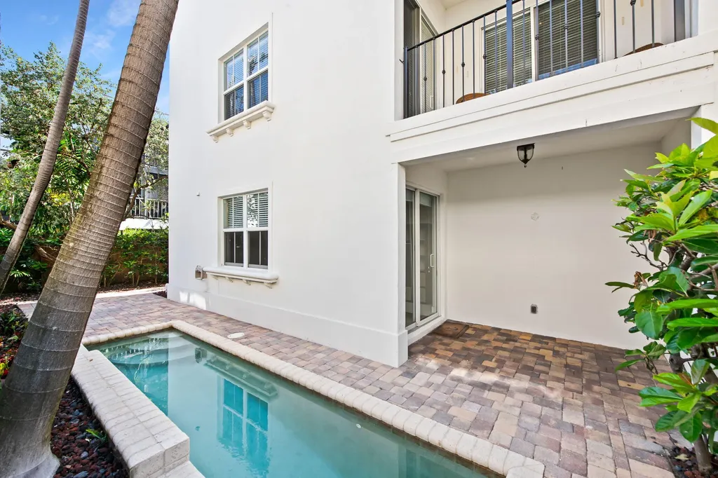 3237 NE 13th Street NE Pompano Beach FL 33062