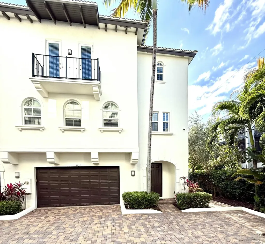 3237 NE 13th Street NE Pompano Beach FL 33062