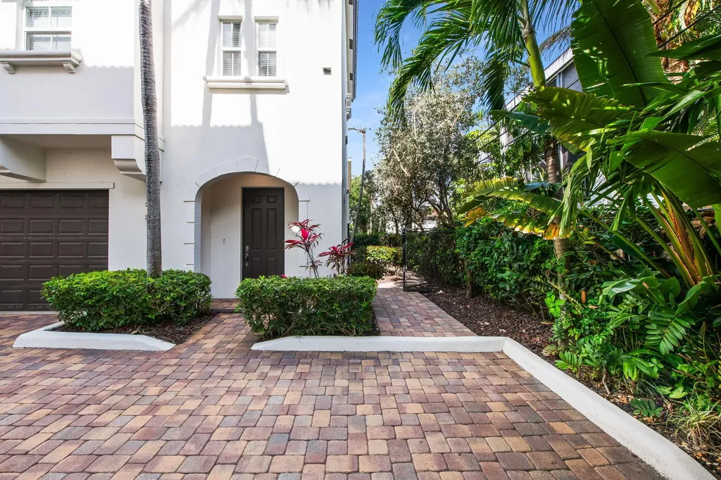 3237 NE 13th Street NE Pompano Beach FL 33062