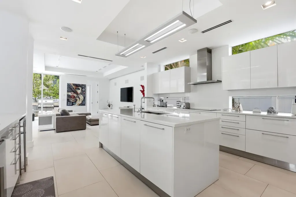 3017 N Atlantic Boulevard Fort Lauderdale FL 33308