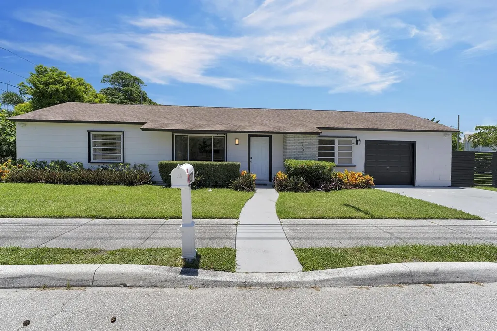 2301 Ridgeway Avenue West Palm Beach FL 33401