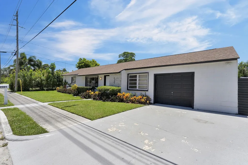 2301 Ridgeway Avenue West Palm Beach FL 33401