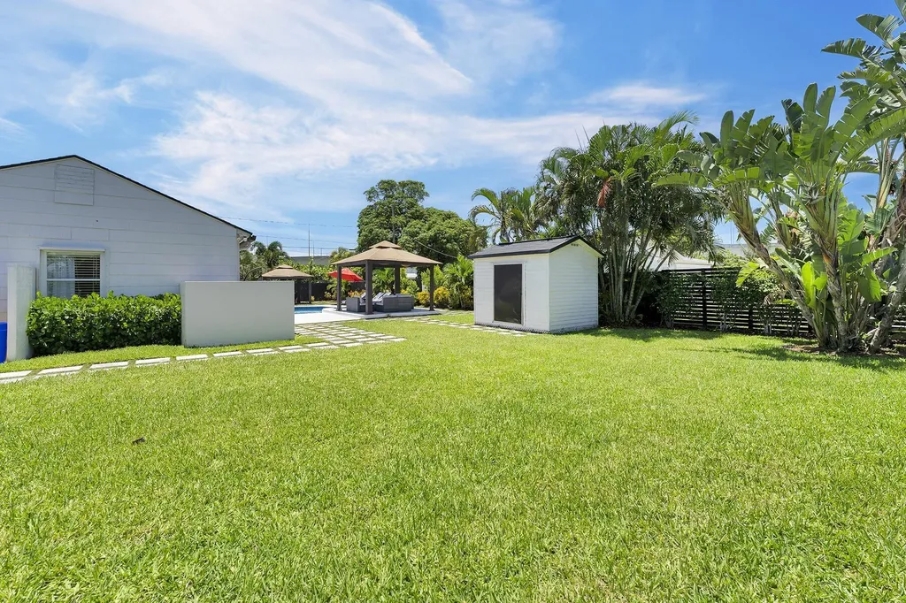 2301 Ridgeway Avenue West Palm Beach FL 33401
