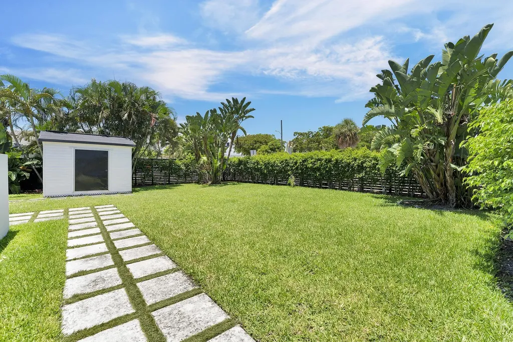 2301 Ridgeway Avenue West Palm Beach FL 33401