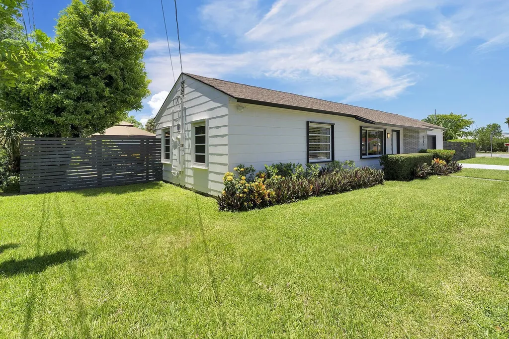2301 Ridgeway Avenue West Palm Beach FL 33401