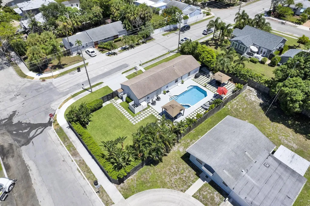 2301 Ridgeway Avenue West Palm Beach FL 33401