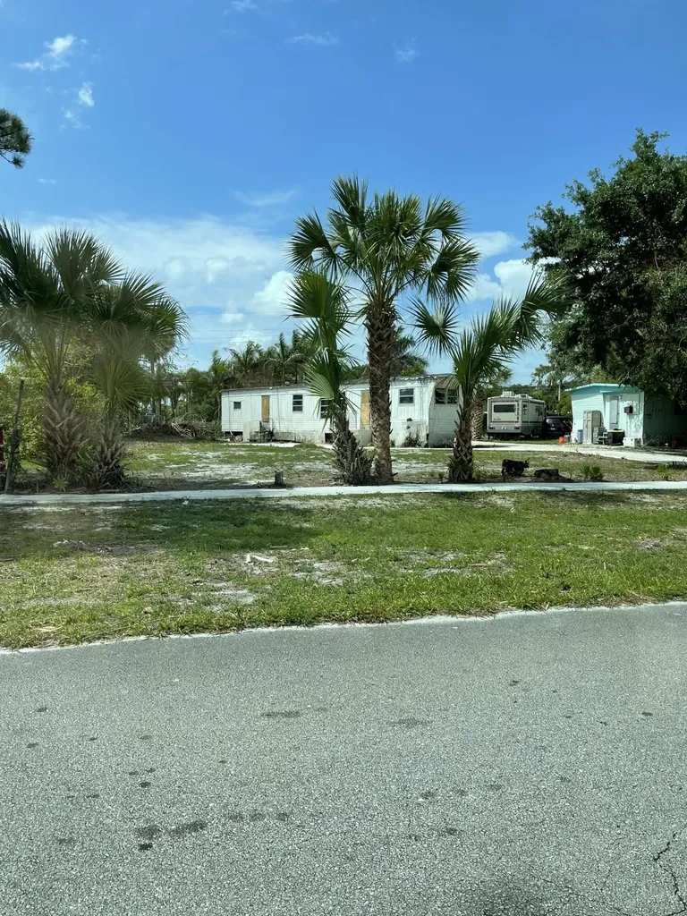 5226 Mobilaire Drive West Palm Beach FL 33417