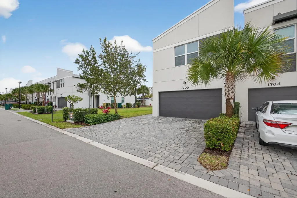 1700 Lindley Street Mangonia Park FL 33407