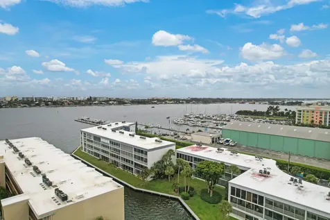 200 Waterway Drive S Lantana FL 33462