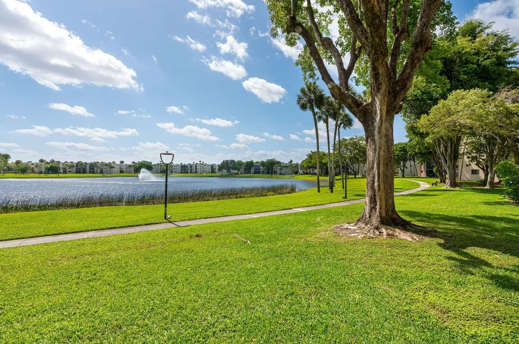 5220 Las Verdes Circle Delray Beach FL 33484