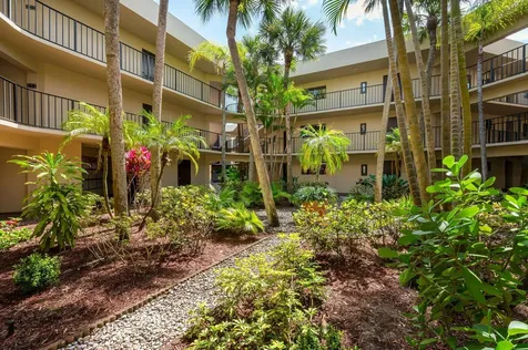 5220 Las Verdes Circle Delray Beach FL 33484