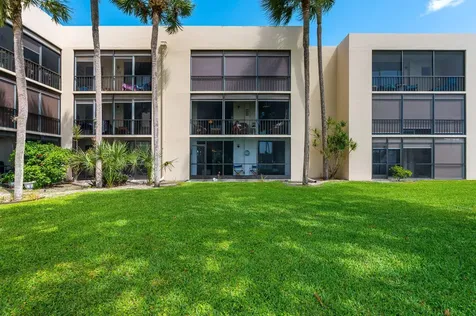 5220 Las Verdes Circle Delray Beach FL 33484
