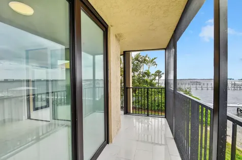 896 N Federal Highway Lantana FL 33462