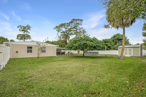 1815 S 30th Street Fort Pierce FL 34947