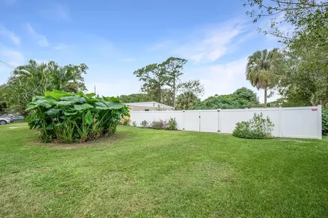 1815 S 30th Street Fort Pierce FL 34947