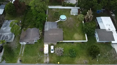 1815 S 30th Street Fort Pierce FL 34947