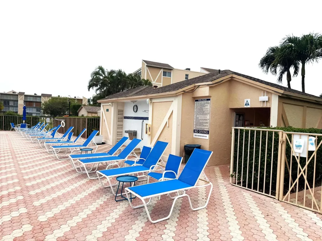 7076 Huntington Lane Delray Beach FL 33446