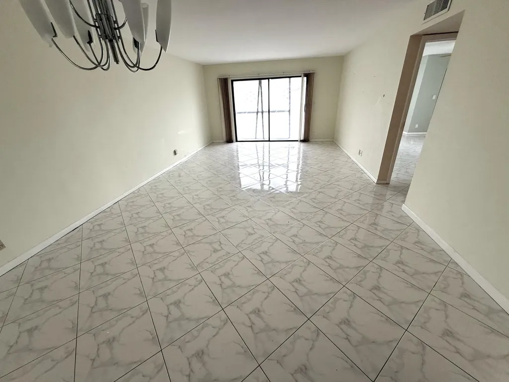 7076 Huntington Lane Delray Beach FL 33446