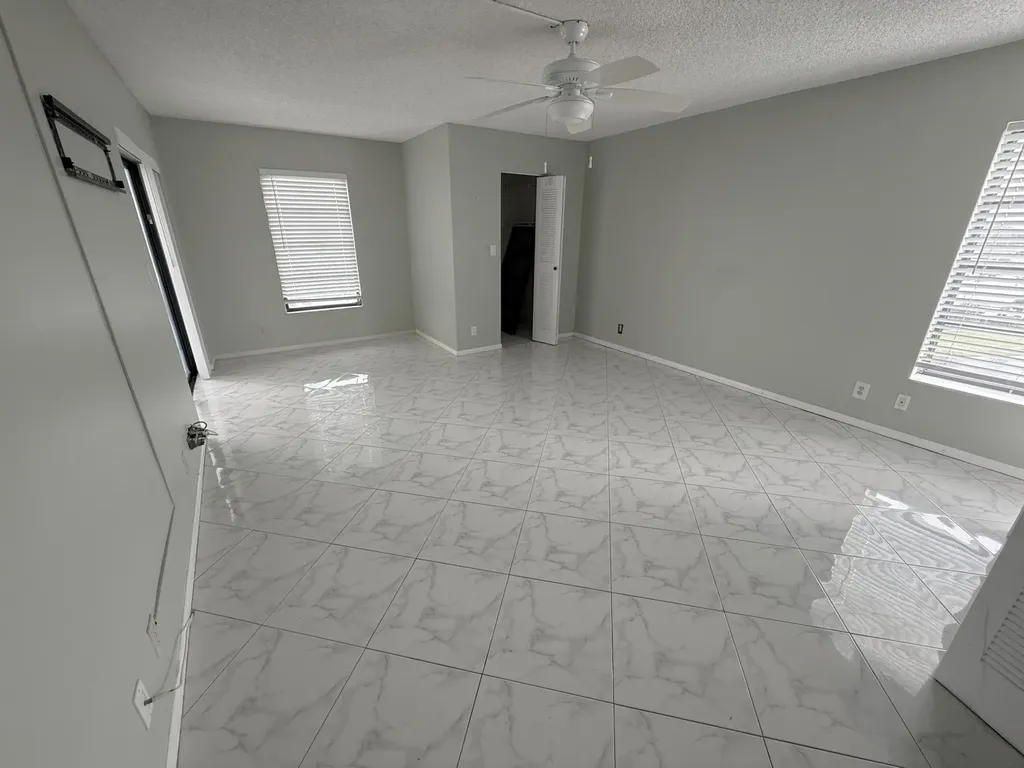 7076 Huntington Lane Delray Beach FL 33446