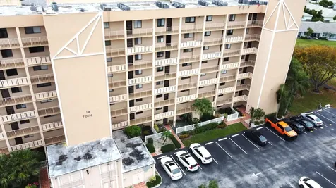 7076 Huntington Lane Delray Beach FL 33446
