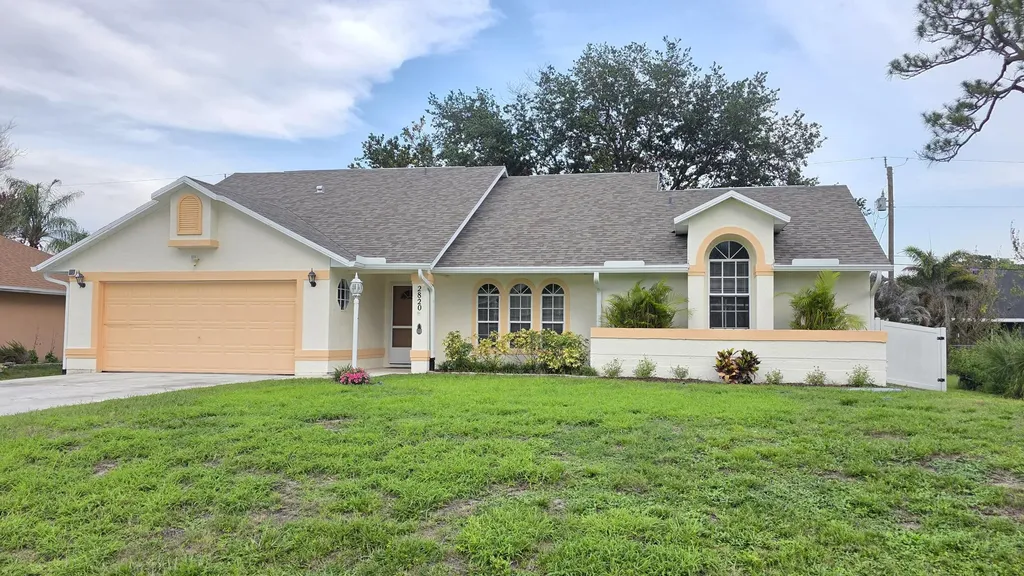 2820 SE Pace Drive Port St Lucie FL 34984