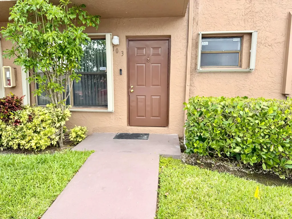 10059 Winding Lake Road Sunrise FL 33351