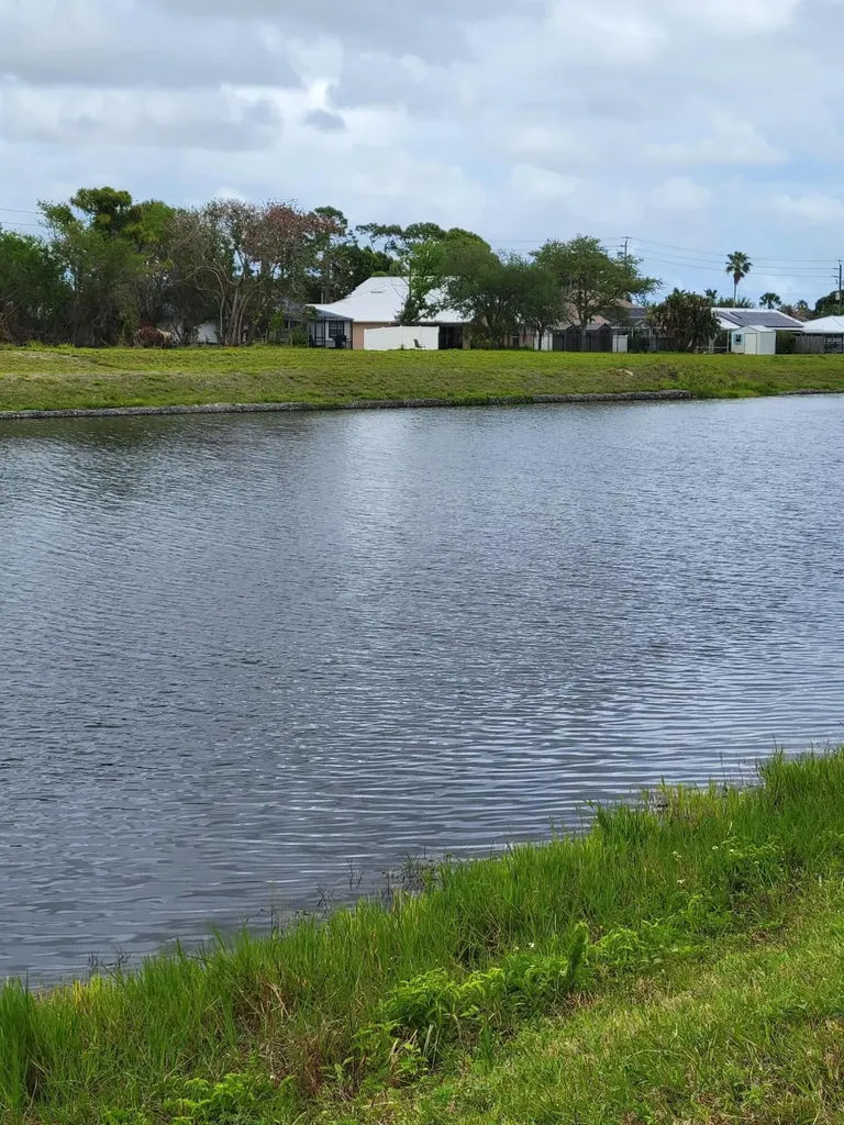 1109 SW Abingdon Avenue S Port St Lucie FL 34953