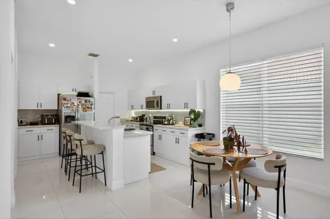 2002 Schooner Lane Weston FL 33327
