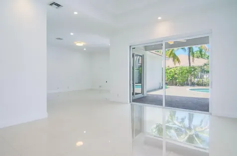 2002 Schooner Lane Weston FL 33327