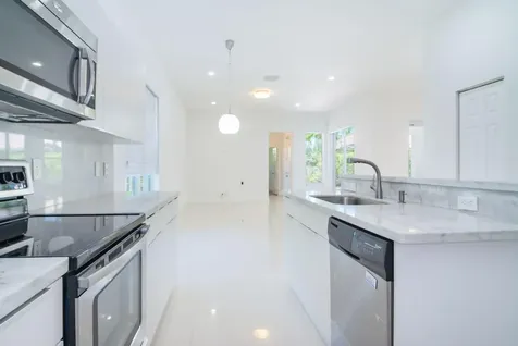 2002 Schooner Lane Weston FL 33327