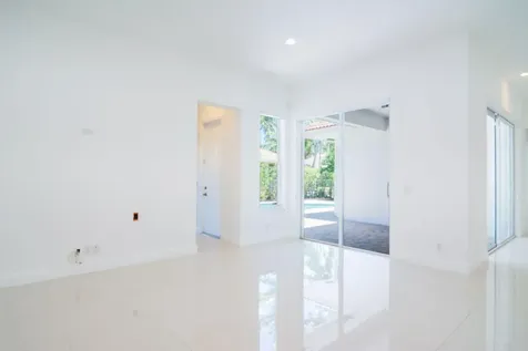2002 Schooner Lane Weston FL 33327