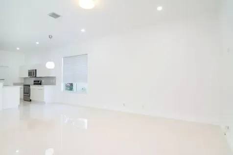 2002 Schooner Lane Weston FL 33327