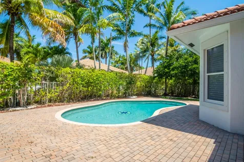 2002 Schooner Lane Weston FL 33327