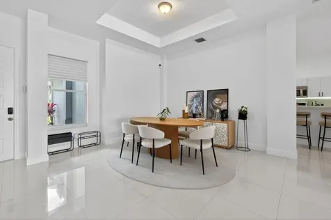 2002 Schooner Lane Weston FL 33327