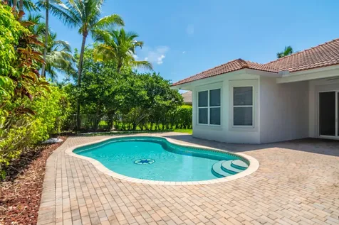 2002 Schooner Lane Weston FL 33327
