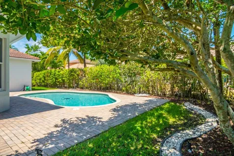 2002 Schooner Lane Weston FL 33327