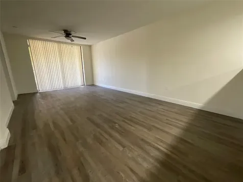 18335 NW 68 Avenue Hialeah FL 33015
