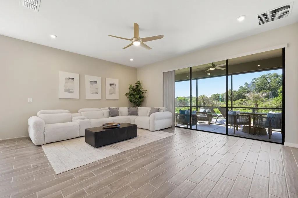 1511 Goblet Cove Street Kissimmee FL 34746