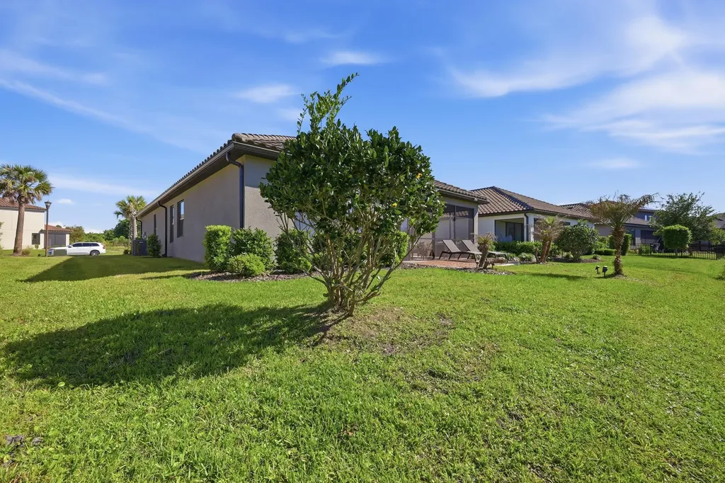 1511 Goblet Cove Street Kissimmee FL 34746