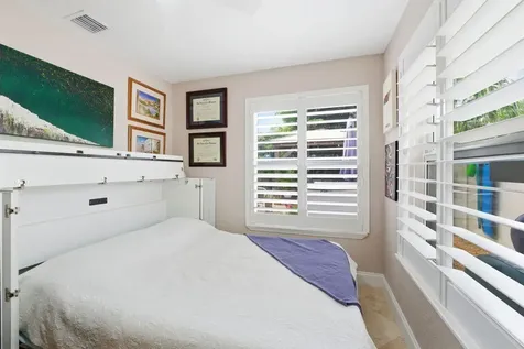 1436 NE 38th Street Oakland Park FL 33334