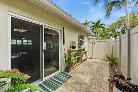 1436 NE 38th Street Oakland Park FL 33334