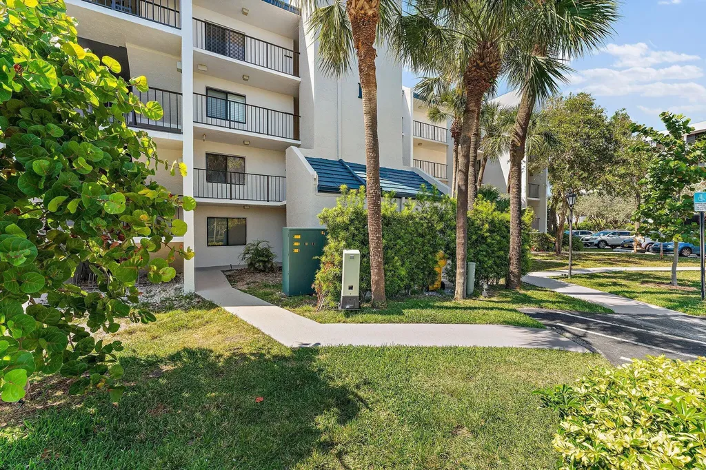 1605 Us-1 Jupiter FL 33477