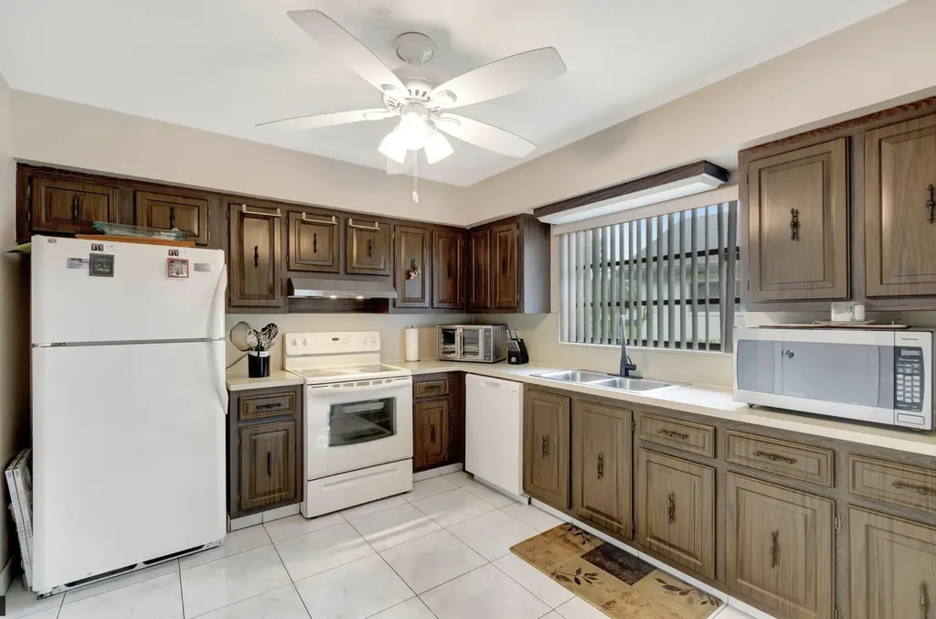 4660 Greentree Place Boynton Beach FL 33436