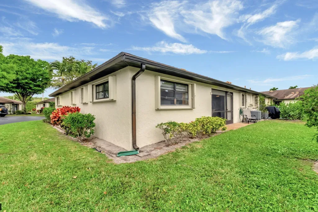4660 Greentree Place Boynton Beach FL 33436