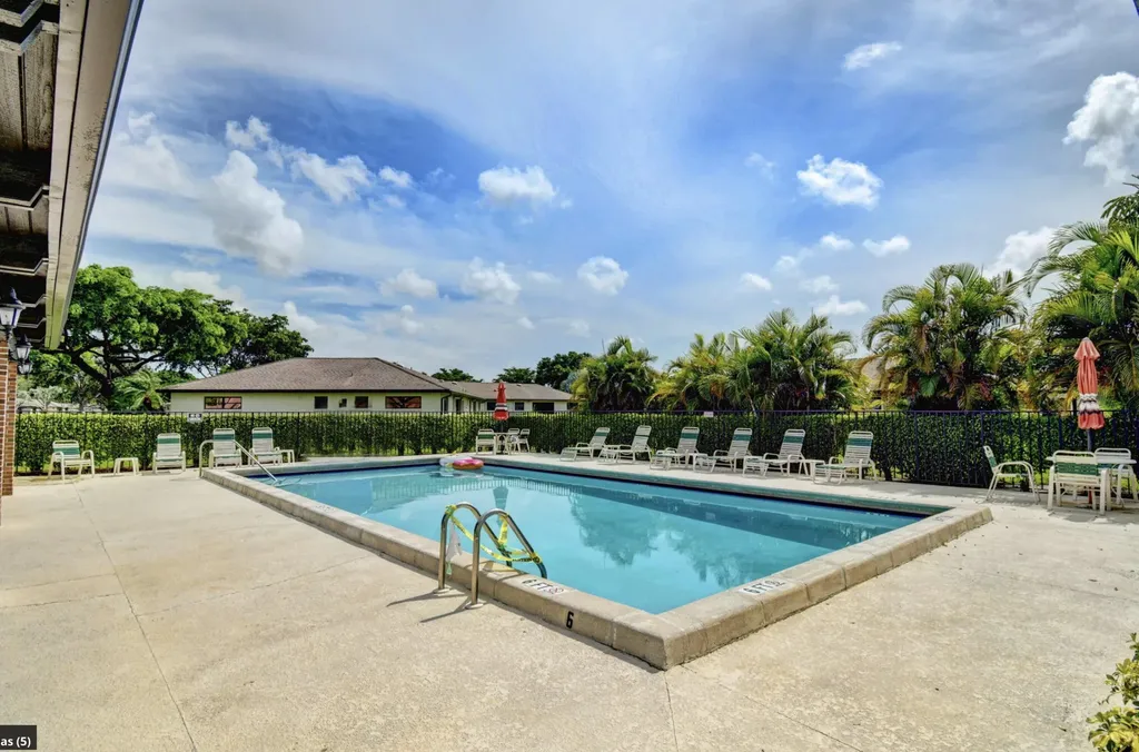 4660 Greentree Place Boynton Beach FL 33436