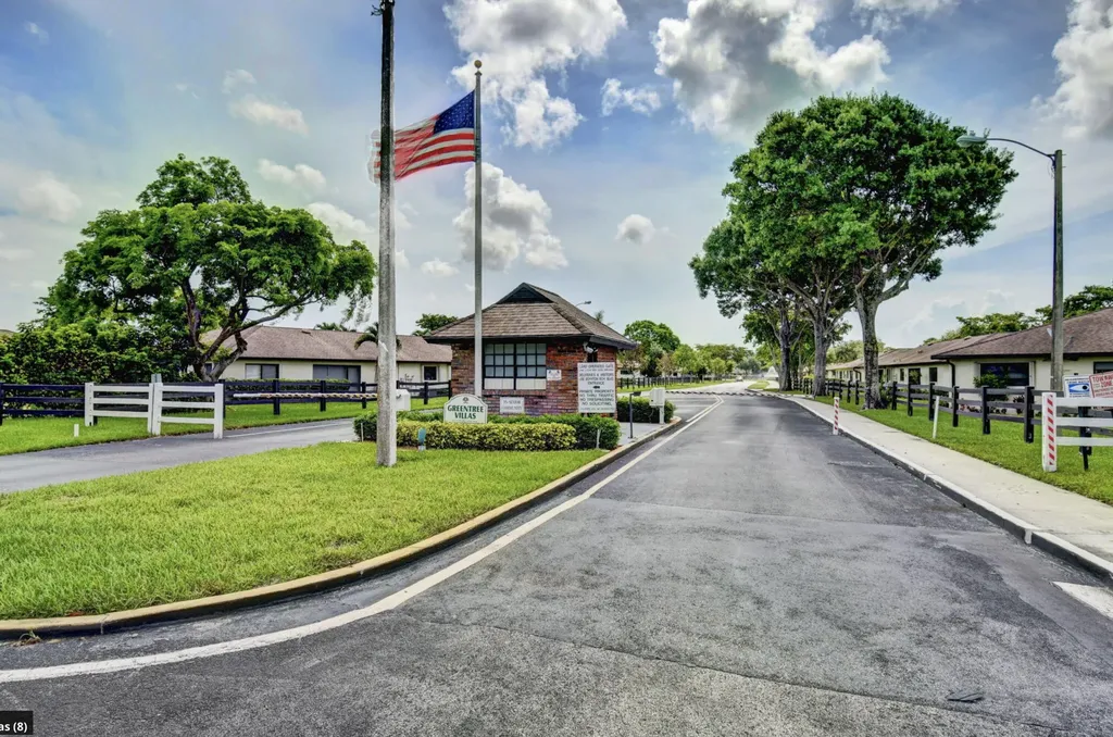 4660 Greentree Place Boynton Beach FL 33436